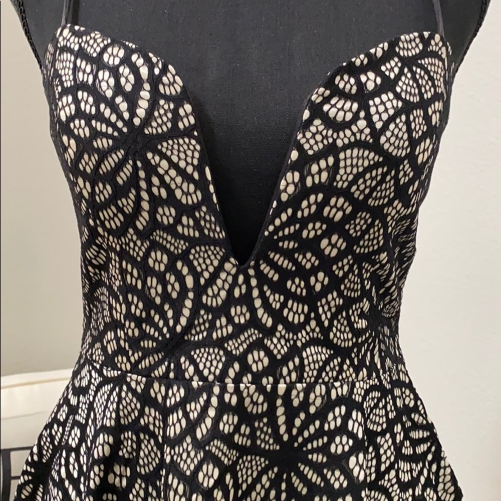 Black and Beige Dress - Plunge Front - Trac - Picture 2 of 16